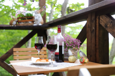 【もみじ】デッキでワインを召し上がれ