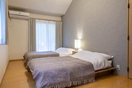 洋室2 セミダブルベッド2台