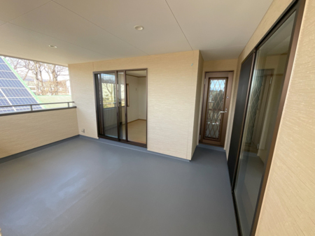 広いバルコニー